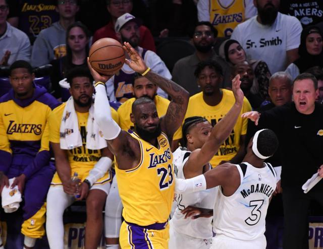 沙巴体育官方网站-40岁詹皇逆生长!疯狂二月场均29+10+7:卢卡解放他