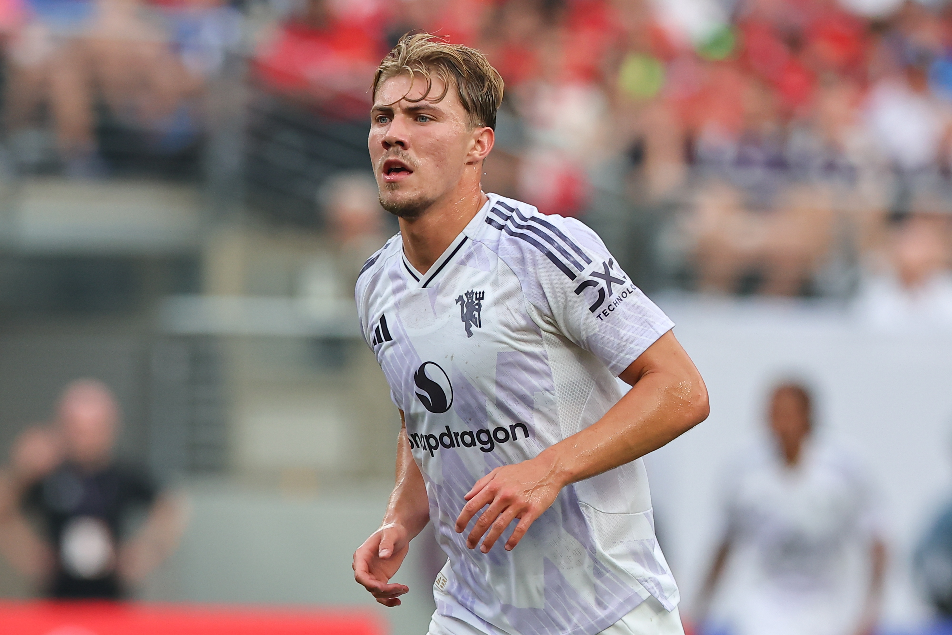 米兰对手出现💣罗马诺:那不勒斯与曼联直接接触询问租借霍伊伦