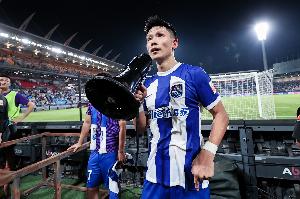 记者:问于洋退役仪式前做点啥准备,他说中午才回天津就理个发吧