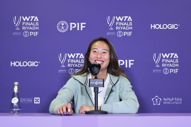 张奔斗:让郑钦文松弛的不只有金钱,还有经历