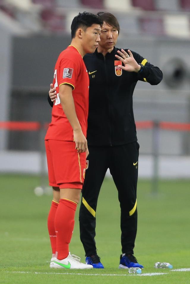 犯错梅开二度！国足21岁中卫学费要交到何时？